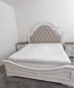 Magnolia Manor Farmhouse Style California King Bedroom Set