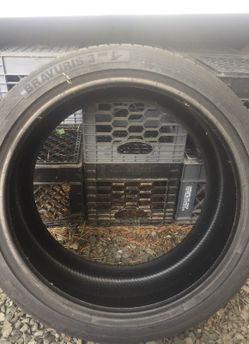 300 z rear tire brand new