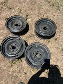 1968 Cougar or mustang stock rim 14 inches