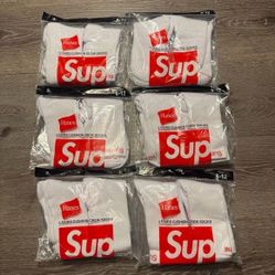 Supreme socks