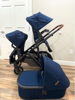 Like new Uppababy vista v2 double stroller Noa navy blue