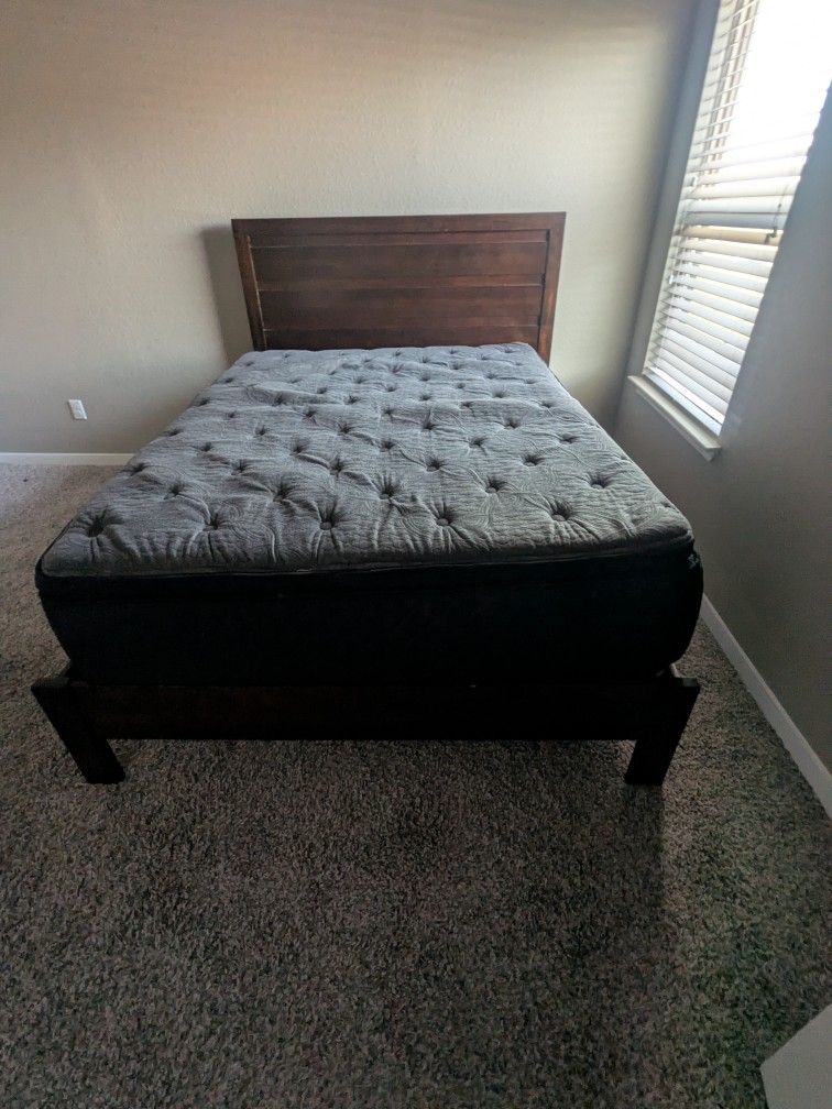Full Size Bed