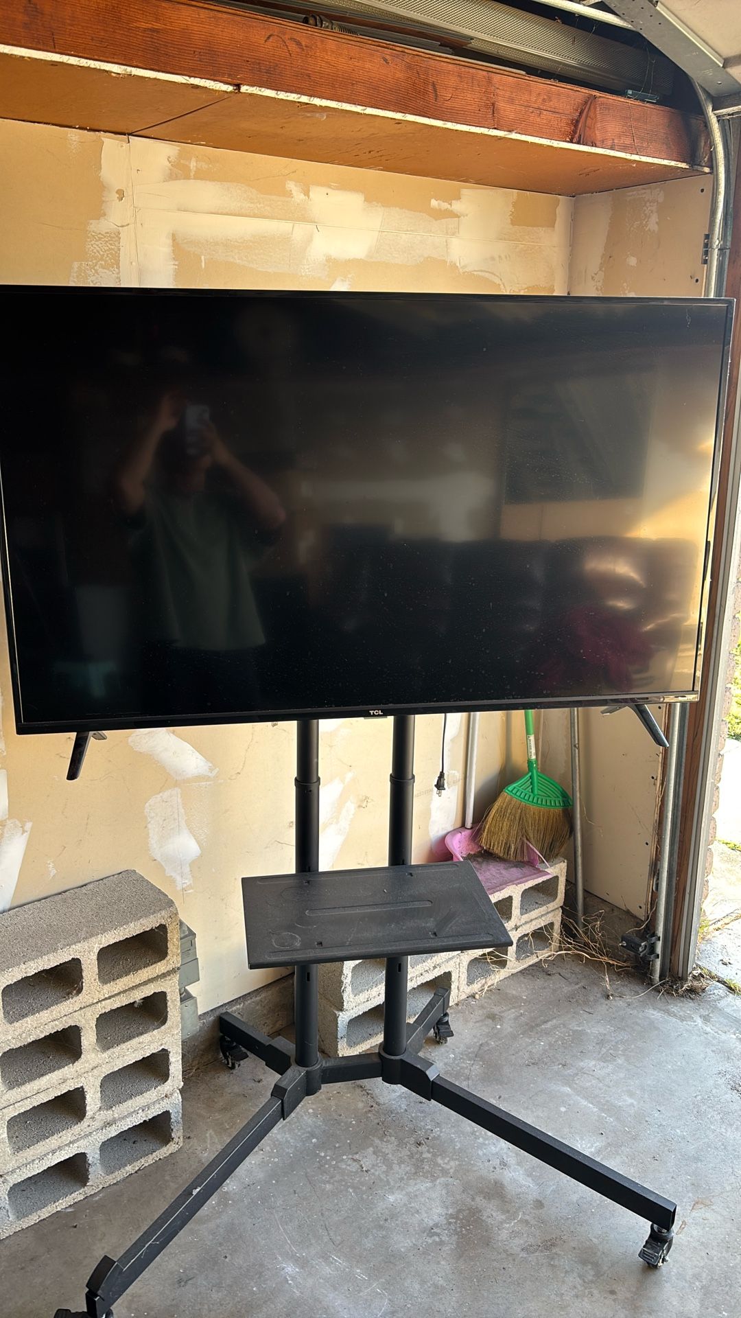 tcl roku tv 175 with stand 150 without