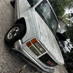 PARTING OUT: 98 GMC Suburban 
