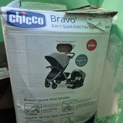 Chicco 3 In 1 Queick Fold Trio Travel System   
