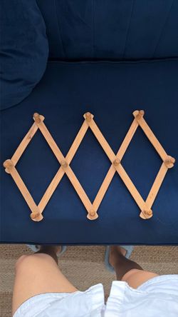 Accordion wall hook rack
