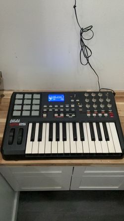 Akai MPK 25