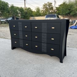 Beautiful Modern Dresser