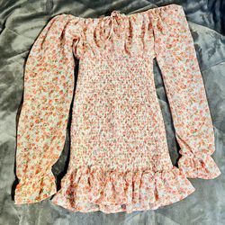 Summer  Floral Long Sleeve Dress $10 Size M But Runs Like a Small