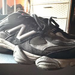 New Balance 9060 (Read Description)