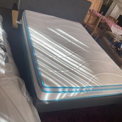 Complete full-size bed
