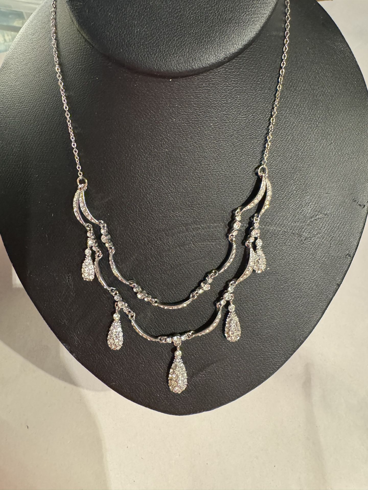 VLCM Clear rhinestone silver tone necklace tear drop, 2 strand design 14”-3” ext