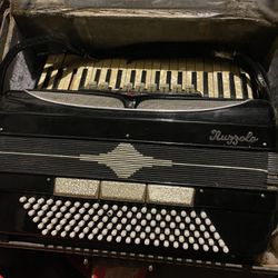 Acmette vintage accordion 