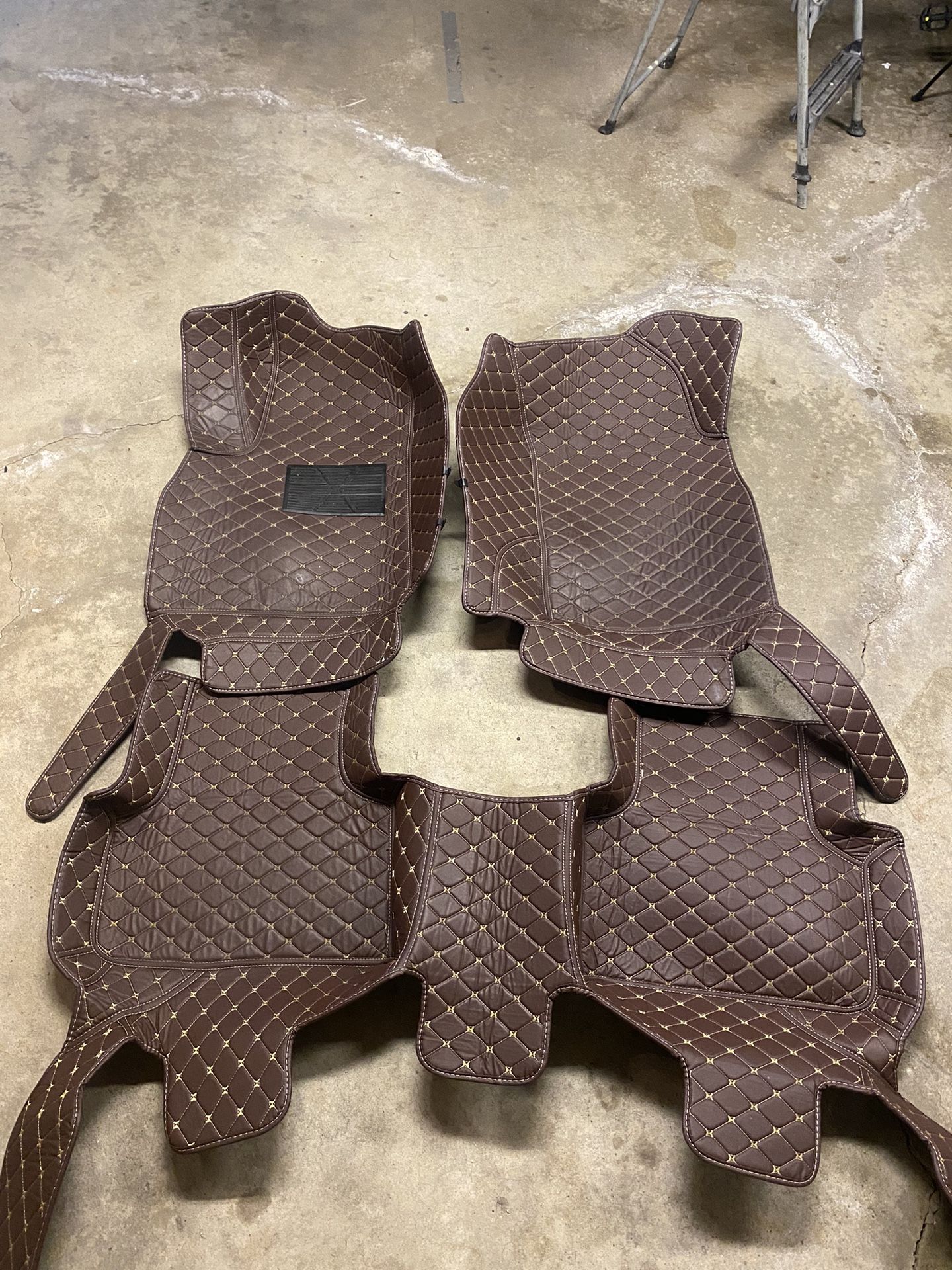 Floor Mats Audi Q7.