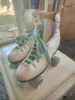 Women's Size 8 Roller Skates