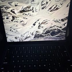 MacBook Air M2 2022- Negotiable 