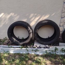 Tire 305/40/22