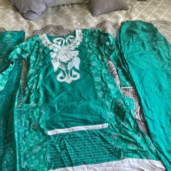 Shalwar Kameez 