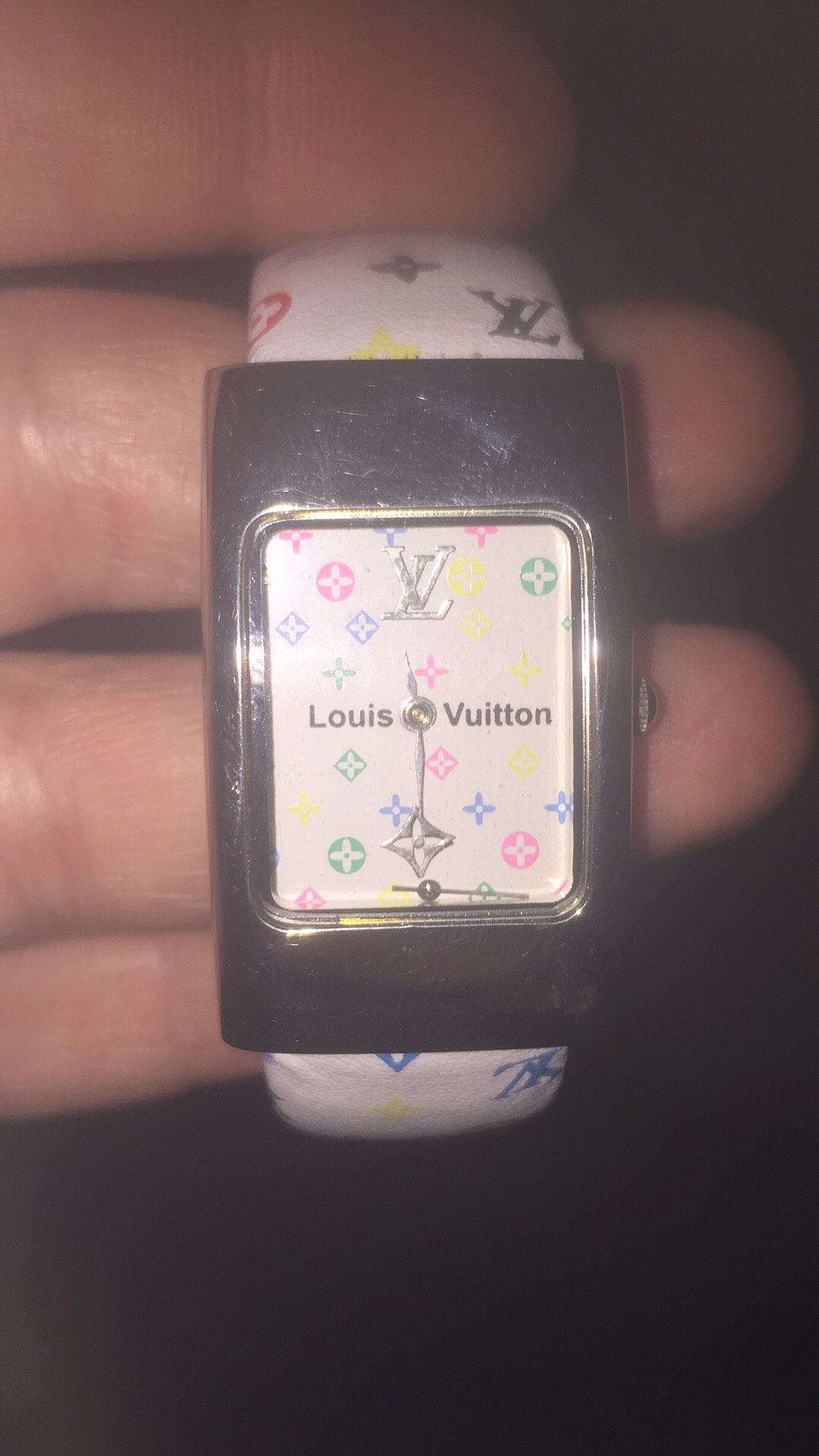 LV Louis Vuitton Tambour Horizon Light Up Connected Watch In Black With  Strap for Sale in Lake Forest, CA - OfferUp