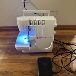 Singer S0100  Overlock Sewing Machine 