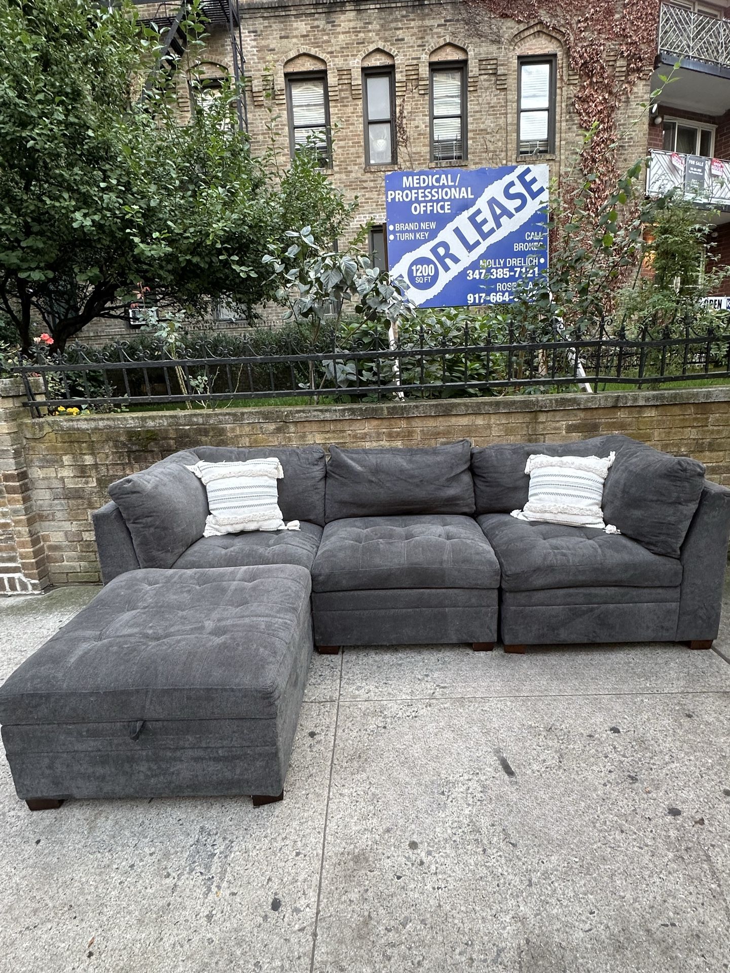 FREE DELIVERY (Modular Storage Sectional)
