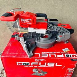 MILWAUKEE M18 Brushless 10 inch Sliding Miter Saw