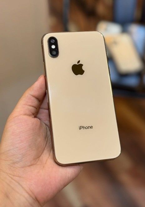 iPhone Xs Unlocked With Warranty
