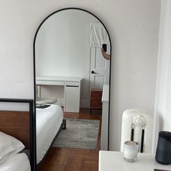 Full Length Body Mirror (6 Feet Tall)