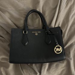Small Michael Kors Purse 
