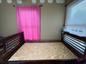 Twin size bed