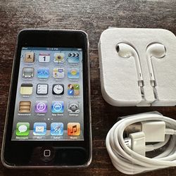 iPod Touch 3rd Generation 32gb (5000+ Songs)