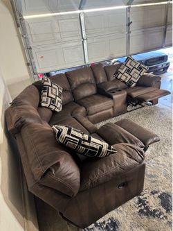 * Like New * Ashley furniture reclining sectional sofa ( Free Delivery )