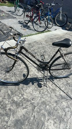 Vintage Schwinn 10 speed 1972