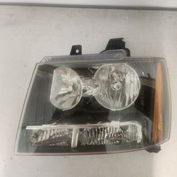 2007 To 2014 Chevy Tahoe , Suburban And Avalanche Left Driver Side Headlight 