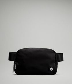 Lululemon Everyday Beltbag NWT