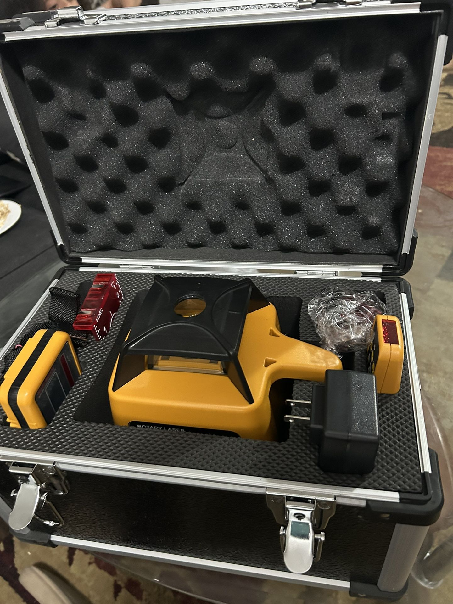 Yonntech 500m Range Red Rotating Laser Level Automatic Selflevelling Feature