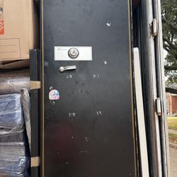 Large commercial safe 
