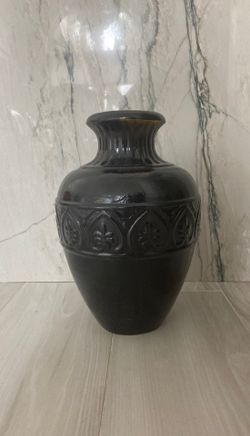 Black vase