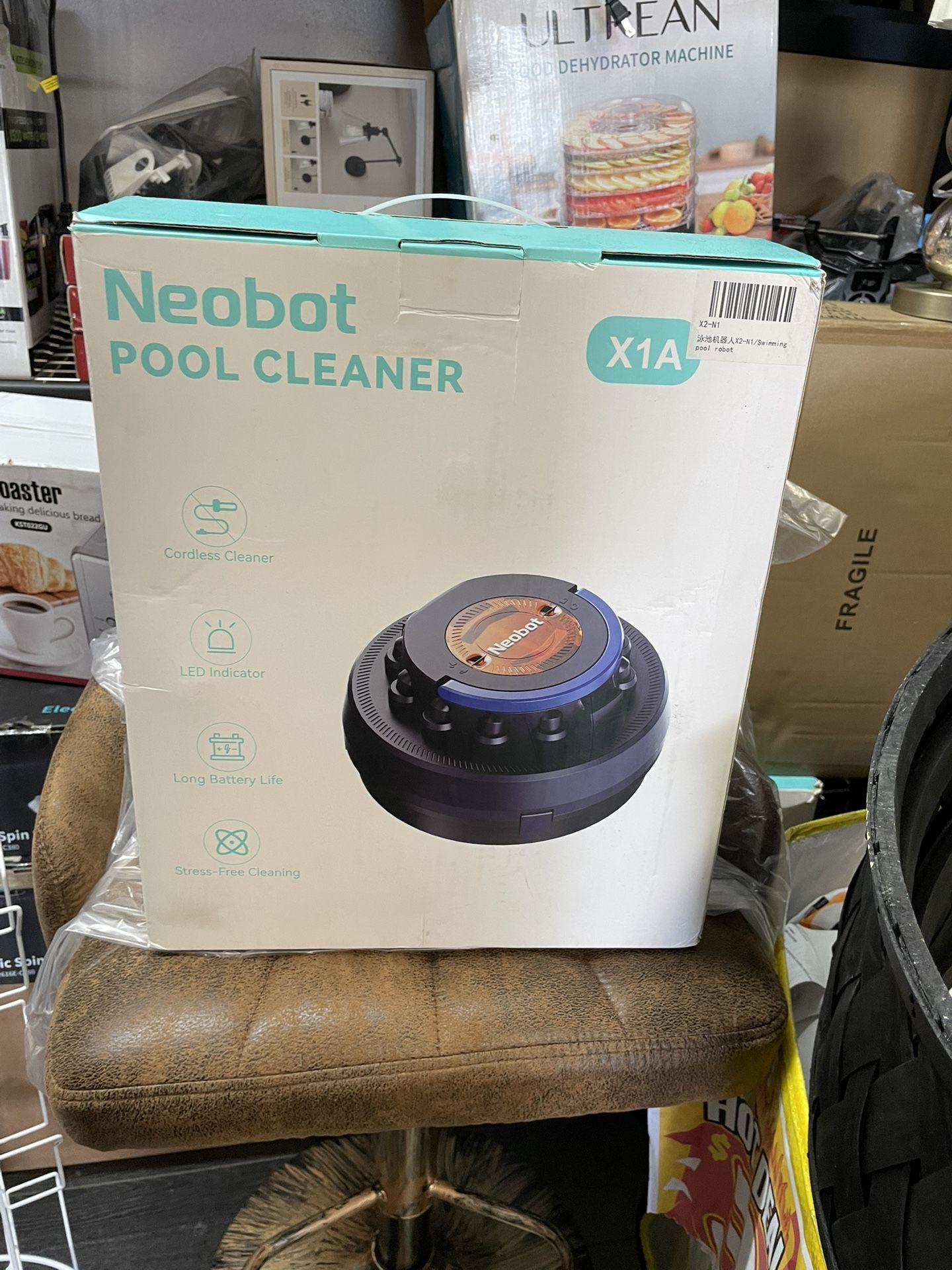 Robot Pool Vacuum Neobot X1A Cordless Pool Cleaner, Automatic