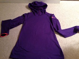 Nike medium tight sweatshirt pullover