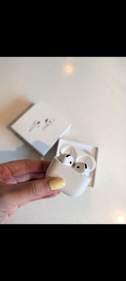 AirPods 4 with ANC
