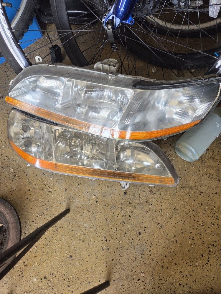 Honda Accord Headlights Year 98 To 2002 
