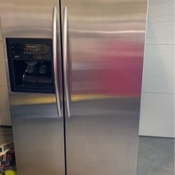 Kitchen Aid Stainless Steel Side By Side Refrigerator With Ice Maker 