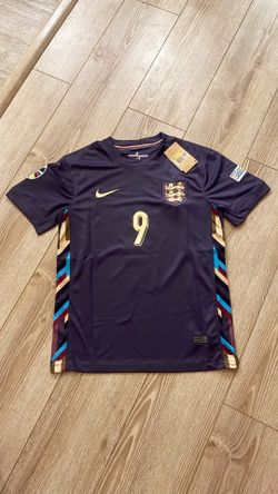 England #9 Kane Soccer Jersey – New with Tags size S
