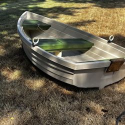 Walker Bay 8' rowboat