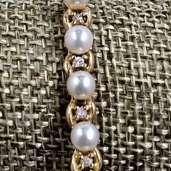 14 Karat gold bracelet, pearl and diamonds, 7 inches, 3.1 grams💎✨️📿👑
