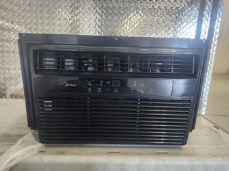 LIKE NEW 8,000 BTU BLACK AC AIR CONDITIONER
