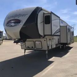 Forest River Sandpiper Fifth Wheel RV 2017
