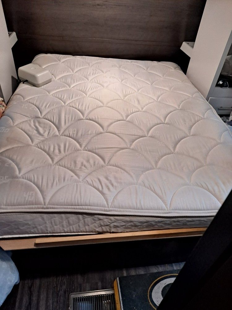 Photo Queen Size Sleep Number Bed For A Camper