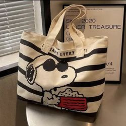 Snoopy Large Tote Bag With Zipper